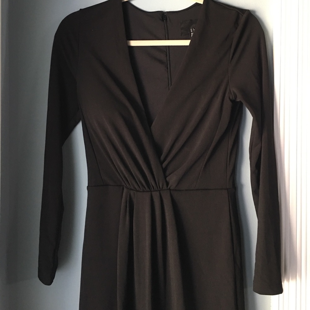 Long sleeve v- neck black dress from H&M